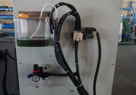 全自動鋁材切割機微量潤滑裝置 全自動鋁材切割機微量潤滑裝置