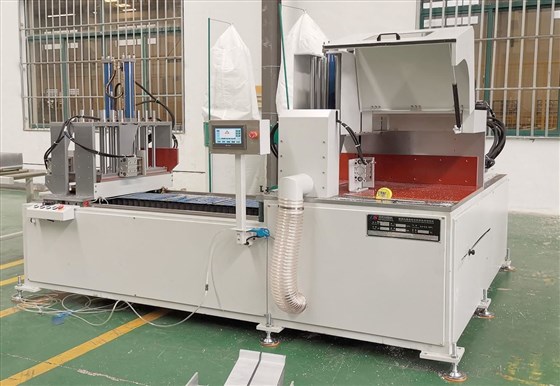 全自動鋁材切割機 全自動鋁材切割機