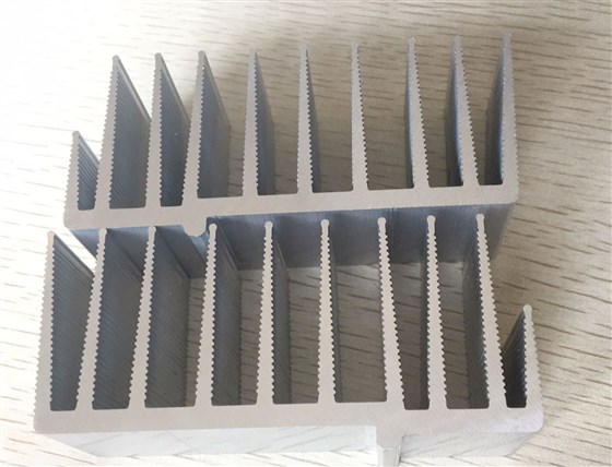 鋁型材精密切割機 鋁型材精密切割機