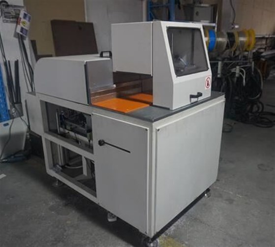 半自動型材精切鋸