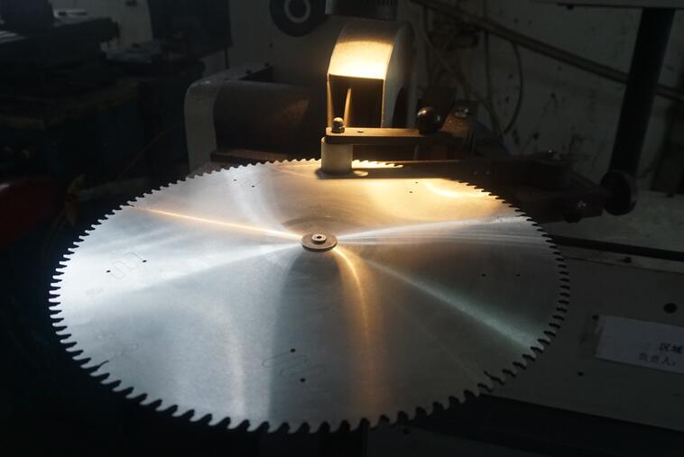【福建】賣(mài)鋁材的客戶找鄧氏合作，先嘗試豐金銳刀具富士品牌鋁合金鋸片